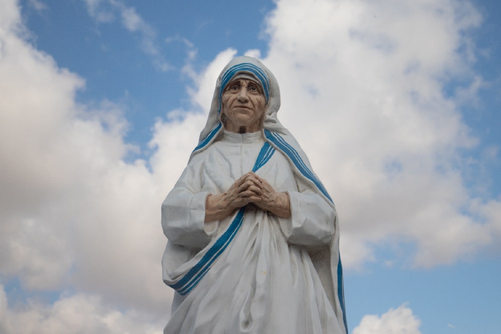 Eu posso fazer coisas que tu não podes, tu pod - Madre Teresa