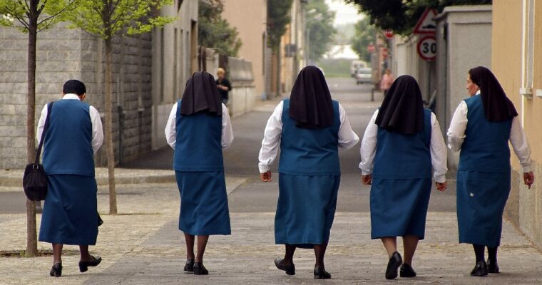 Vestidos de freira: para cada Ordem uma cor