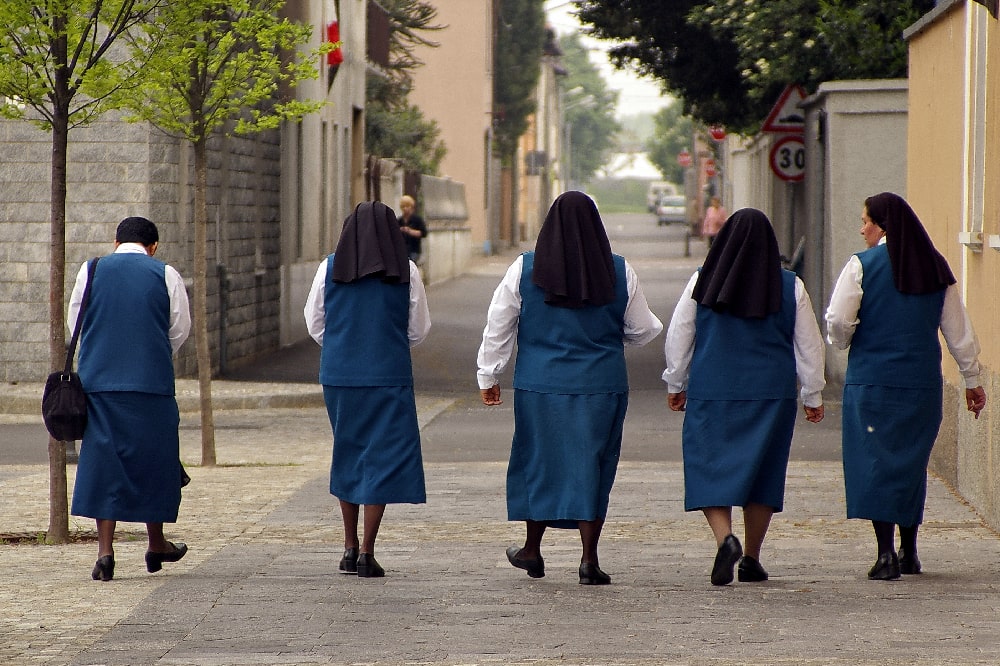 Vestidos de freira: para cada Ordem uma cor