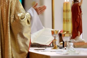 Ordenação sacerdotal: eis como tornar-se sacerdote
