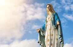 Maria Mãe da Igreja