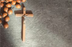O rosário franciscano: uma oração plena de alegria O rosário franciscano